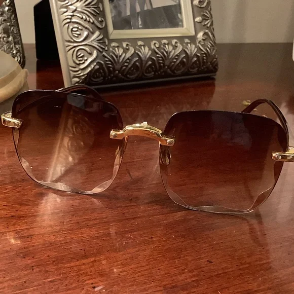 NWT Sunglasses - Picture 8 of 10